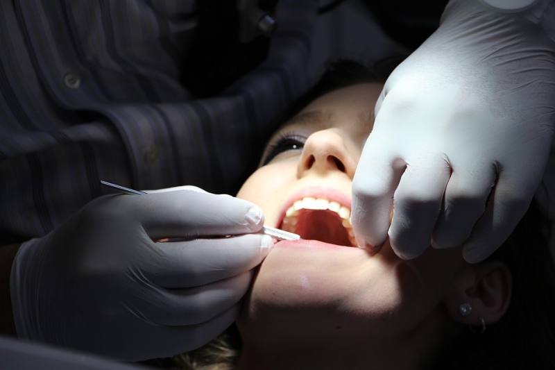 Periodoncia en dentistas de El Prat de Llobregat y Sitges
